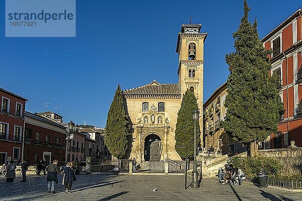 Kirche San Gil y Santa Ana in Granada  Andalusien  Spanien  Europa