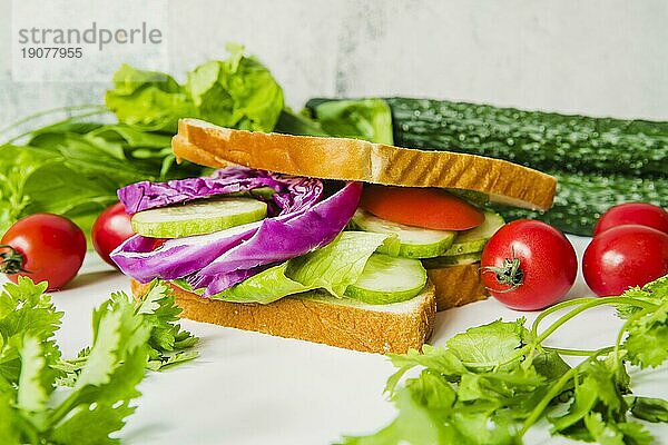 Nahaufnahme frisches Gemüsesandwich