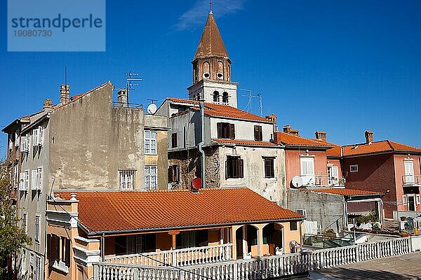 Beispiel für die Architektur der Stadt Zadar  Kroatien  Region Norddalmatien  Europa