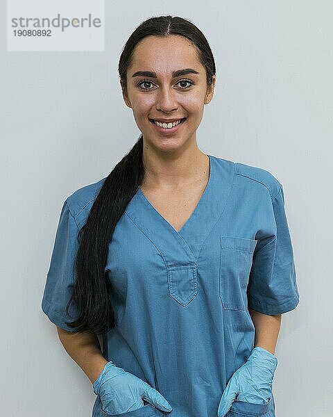 Portrait Krankenschwester lächelnd arbeiten