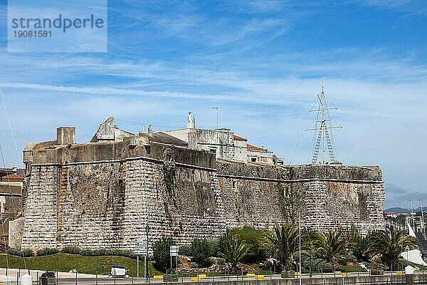 Die Cidadela  die Festung Nossa Senhora da Luz in Cascais  Portugal  Europa