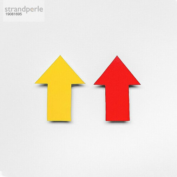 Rot gelbe Pfeilschilder