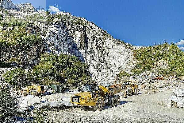 Marmor  Steinbuch  Marmorbüche von Carrara  Cave di Marmo di Carrara  Provinz Massa-Carrara  Toskana  Italien  Europa