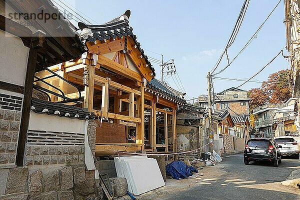 Restaurierung eines alten traditionellen Hauses  Bukchon Hanok Village  Jongno-gu  Seoul