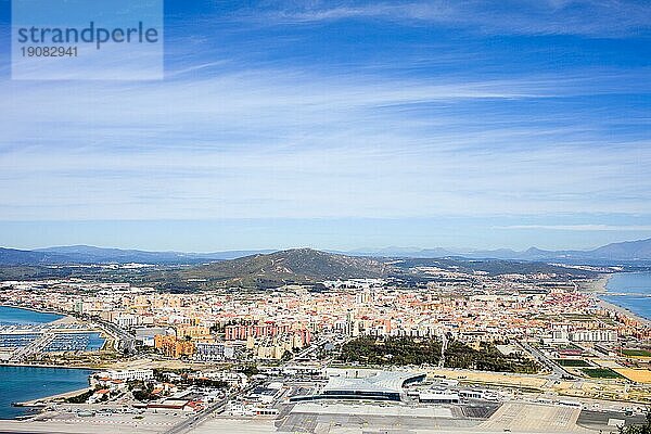 Stadtbild von La Linea de la Concepcion in Spanien  Blick von oben  Region Südandalusien  Provinz Cádiz
