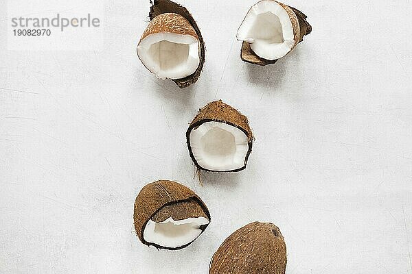 Draufsicht Auswahl leckerer Kokosnüsse