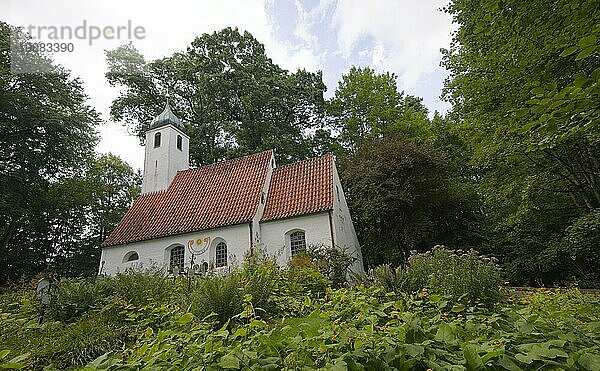 St. Clemens  Waldkapelle  Weltwald  Oberberghausen  Freising  Kranzberg  Bayern  Oberbayern  Deutschland  Europa