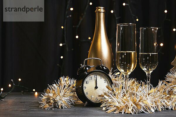 Seitenansicht Champagner Neujahrsabend