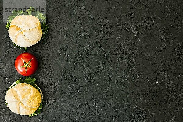 Flachgelegter Burgerschiefer mit Kopierbereich