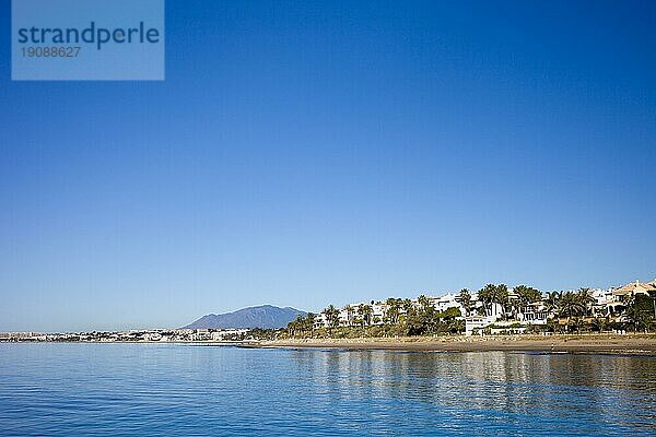 Spanien  Andalusien  Costa del Sol  Skyline der Stadt Marbella  Europa