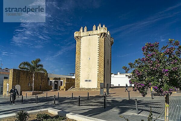 Der historische Turm Torre de Guzman  Conil de la Frontera  Costa de la Luz  Andalusien  Spanien  Europa