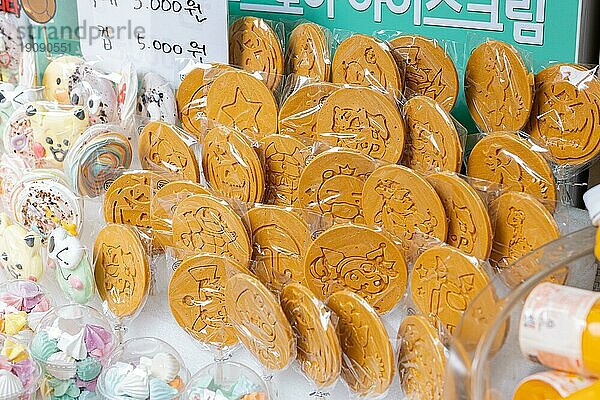 Traditionelle koreanische Süßigkeiten  Dalgona  Straßenverkauf