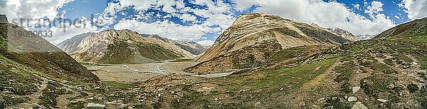 Malerisches Bergpanorama in Kaschmir  Indien  Asien