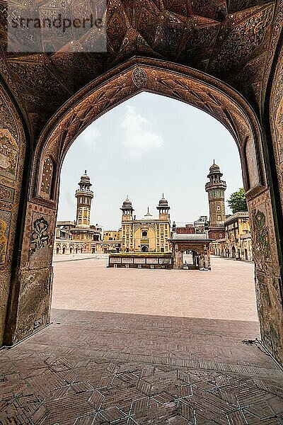 Historische Wazir Khan Moschee in Lahore  Pakistan. Beliebtes Touristenziel