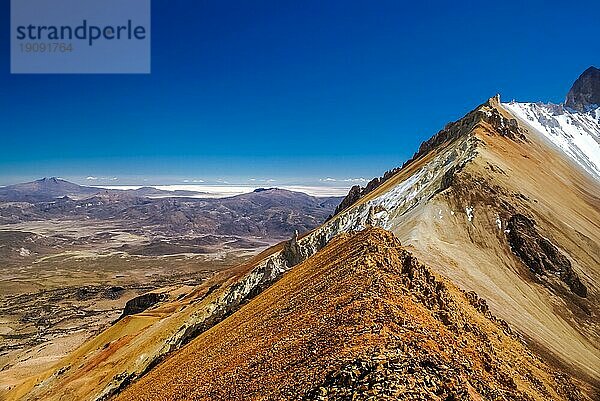 Aussicht auf die Wildnis und die Gebirgsregion von Bolivien