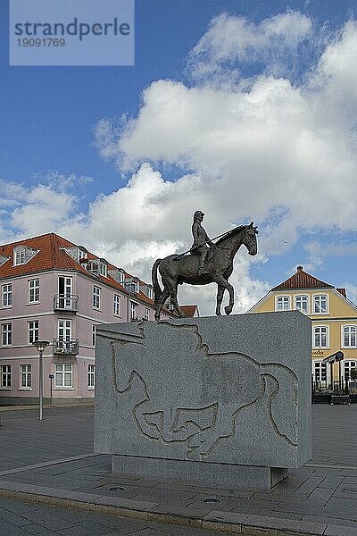 Reiterstatue von Hans Par  Sønderborg  Syddanmark  Dänemark  Europa