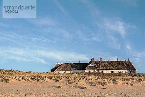 Reetdachhaus hinter der Düne