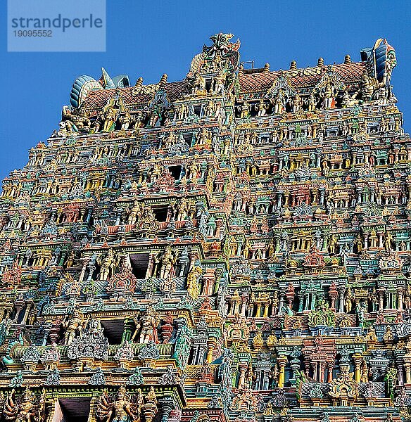 Bunter Turm des Meenakshi Amman Tempels in Indien