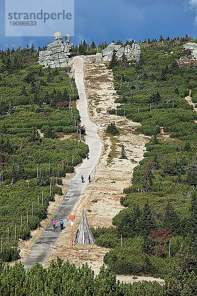 Landschaft des Nationalparks Riesengebirge  Polnisch Tschechischer Freundschaftspfad zu den Drei kleinen Schweinen  Ferkel Felsformation  Grenze zwischen Polen und der Tschechischen Republik