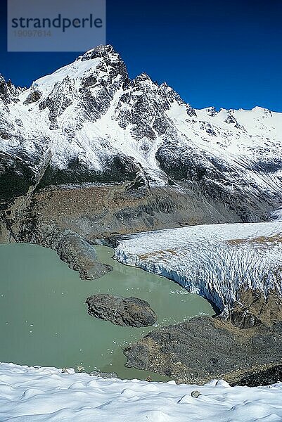 Beeindruckende Aussicht auf den Nationalpark Los Glaciares vom Gipfel aus