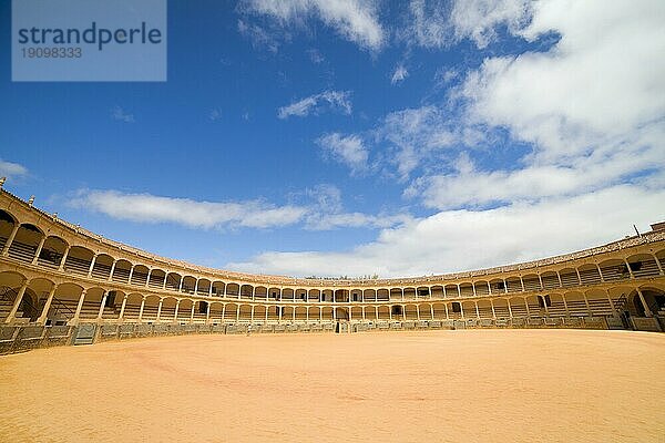 Stierkampfarena in Ronda  eröffnet 1785  eine der ältesten und berühmtesten Stierkampfarenen Spaniens