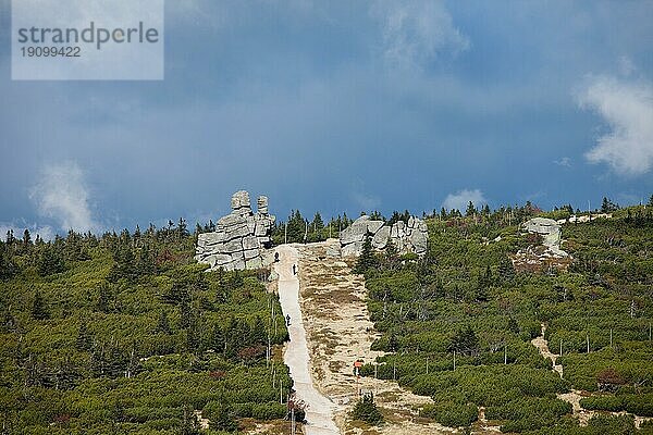 Riesengebirge (Karkonosze)  Landschaft des Nationalparks Riesengebirge (Krkonose)  Polnisch Tschechischer Freundschaftspfad zu den drei kleinen Schweinen  Ferkel Felsformation  Grenze zwischen Polen und der Tschechischen Republik