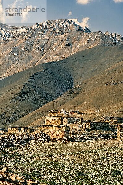 Malerisches altes traditionelles Dorf im Himalayagebirge in Nepal