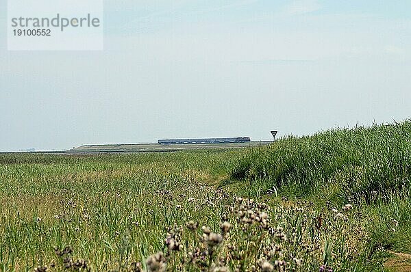 Hindenburgdamm bei der Nordseeinsel Sylt