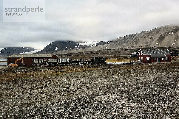 Alte Bergbaueisenbahn in Ny-Ålesund  Spitsbergen Svalbard