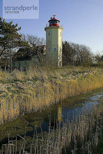 Idyllischer Leuchtturm auf der Insel Fehmarn
