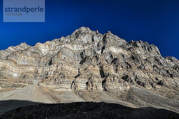 Landschaftlich reizvolle Gipfel im Pamirgebirge in Tadschikistan