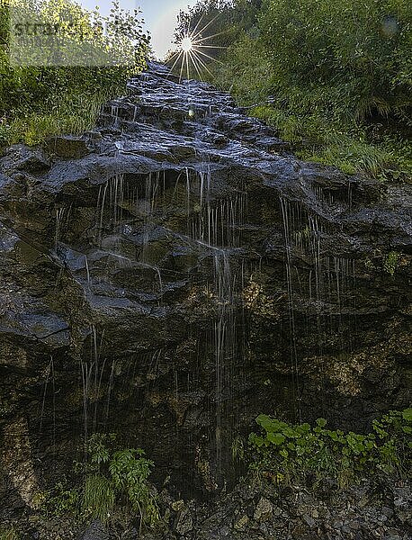 Wasserfall mit Sonnenstern