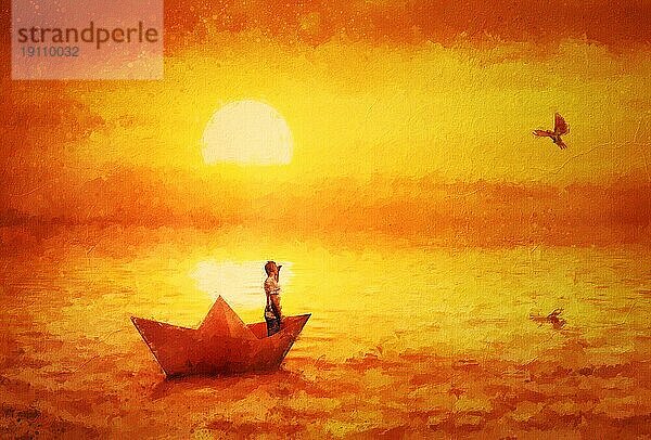 Schönes Bild mit einem Jungen  der in einem Papierboot schwimmt. Dreamy Segeln mit goldenen Sonnenuntergang spiegelt sich auf dem ruhigen Meerwasser. Surreale Meereslandschaft  nautische Reise und Abenteuer Konzept