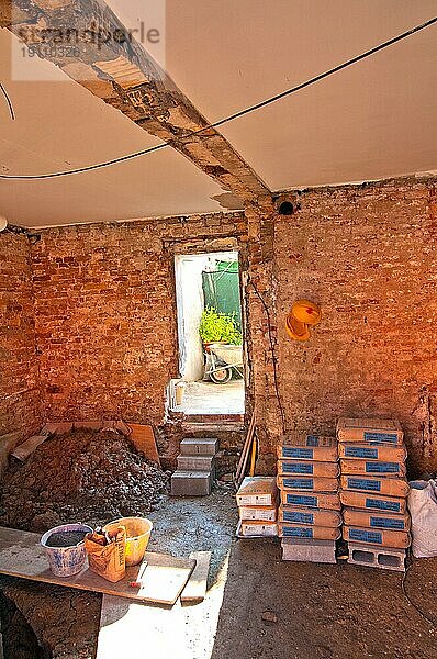 Italien Venedig Burano Insel mit traditionellen bunten Häusern