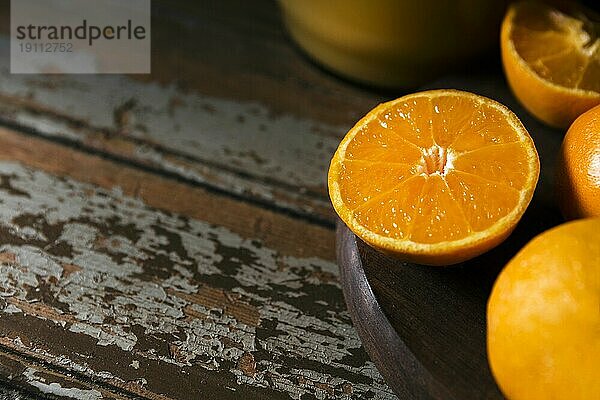 Hochformatige herbstliche orangefarbene Halbschilder mit Kopierfeld