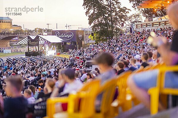 Die Filmnächte am Elbufer sind Deutschlands größtes Freilichtkino-Festival. Sie finden seit 1991 alljährlich im Sommer am Neustädter Elbufer in Dresden statt und zogen in den letzten Jahren jeweils über 200.000 Zuschauer an. 2021 starten die Filmnächte mit der Radeberger Fimnacht und 60 Years of Bond: Keine Zeit zu sterben