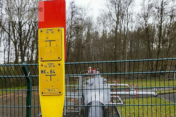 Molchstaion an einer Erdgasleitung in Sachsen. Die Öffnung dient zur Wartung der Pipeline