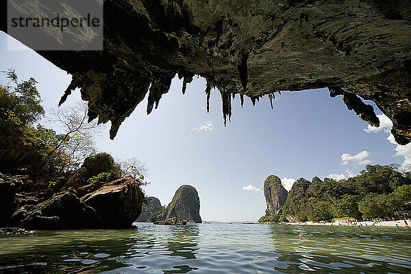 Höhle in Railay Beach  Thailand