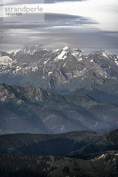 Hochvenediger  Abendstimmung  Silhouetten  Dramatische Berglandschaft  Blick vom Hochkönig  Salzburger Land  Österreich  Europa