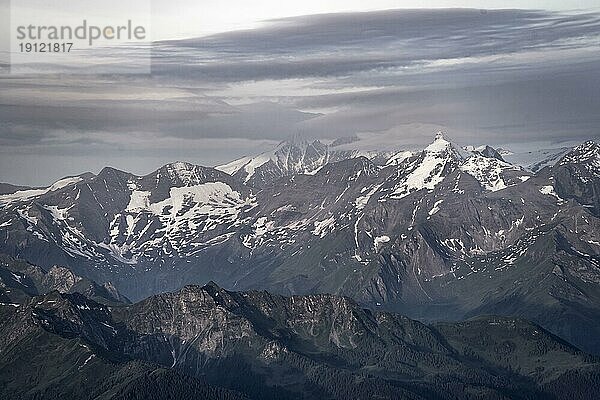 Hochvenediger  Abendstimmung  Silhouetten  Dramatische Berglandschaft  Blick vom Hochkönig  Salzburger Land  Österreich  Europa