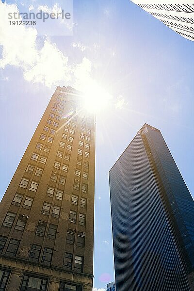 Wolkenkratzer aus Stadtbild sonnigen Tag