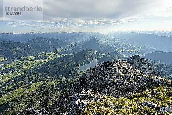 Hintersteiner See in den Bergen  Blick vom Schaffauer  Wilder Kaiser  Tirol  Österreich  Europa