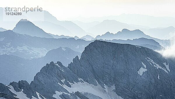 Dramatische Berglandschaft  Blick vom Hochkönig  Salzburger Land  Österreich  Europa