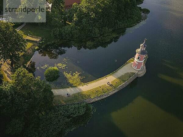 Der Leuchtturm in Moritzburg ist ein Binnenleuchtturm in Sachsen. Der Staffagebau entstand im späten 18. Jahrhundert als Teil einer Kulisse für nachgestellte Seeschlachten. Er ist der einzige für diesen Zweck gebaute Leuchtturm in Deutschland und gleichzeitig einer der ältesten Binnenleuchttürme der Bundesrepublik