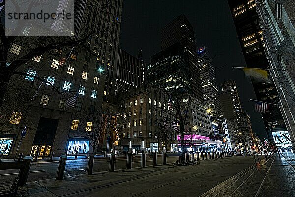 Fifth Avenue an der St. Patrick's Cathedral  2. April 2020  Manhattan  New York