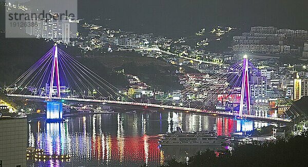 Dolsan Brücke bei Nacht  Yeosu  Provinz Jeollanam-do  Südkorea  Asien