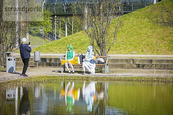 Die Leipziger Buchmesse ist eine internationale Buchmesse die jährlich im Frühjahr auf dem Leipziger Messegelände stattfindet. Sie ist der Frühjahrstreffpunkt der deutschen Buchbranche. Fotoshootings mit kostümierten Charakterdarsetellern