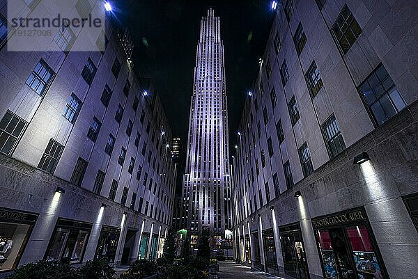 Rockefeller Center bei Nacht  2. April 2020  Manhattan  New York