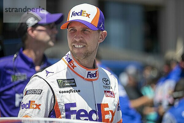 22. Juni 2019  Sonoma  Kalifornien  USA: Denny Hamlin (11) macht sich bereit für das Qualifying zum TOYOTA SAVE MART 350 auf dem Sonoma Raceway in Sonoma