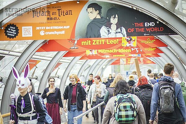 Die Leipziger Buchmesse ist eine internationale Buchmesse die jährlich im Frühjahr auf dem Leipziger Messegelände stattfindet. Sie ist der Frühjahrstreffpunkt der deutschen Buchbranche. Auf der Manga-Comic-Con kann man phantasivolle Kostüme bewundern